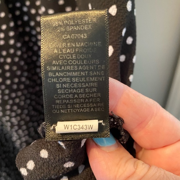 This is a sleeveless tunic, perfect for leggings - Picture 3 of 3